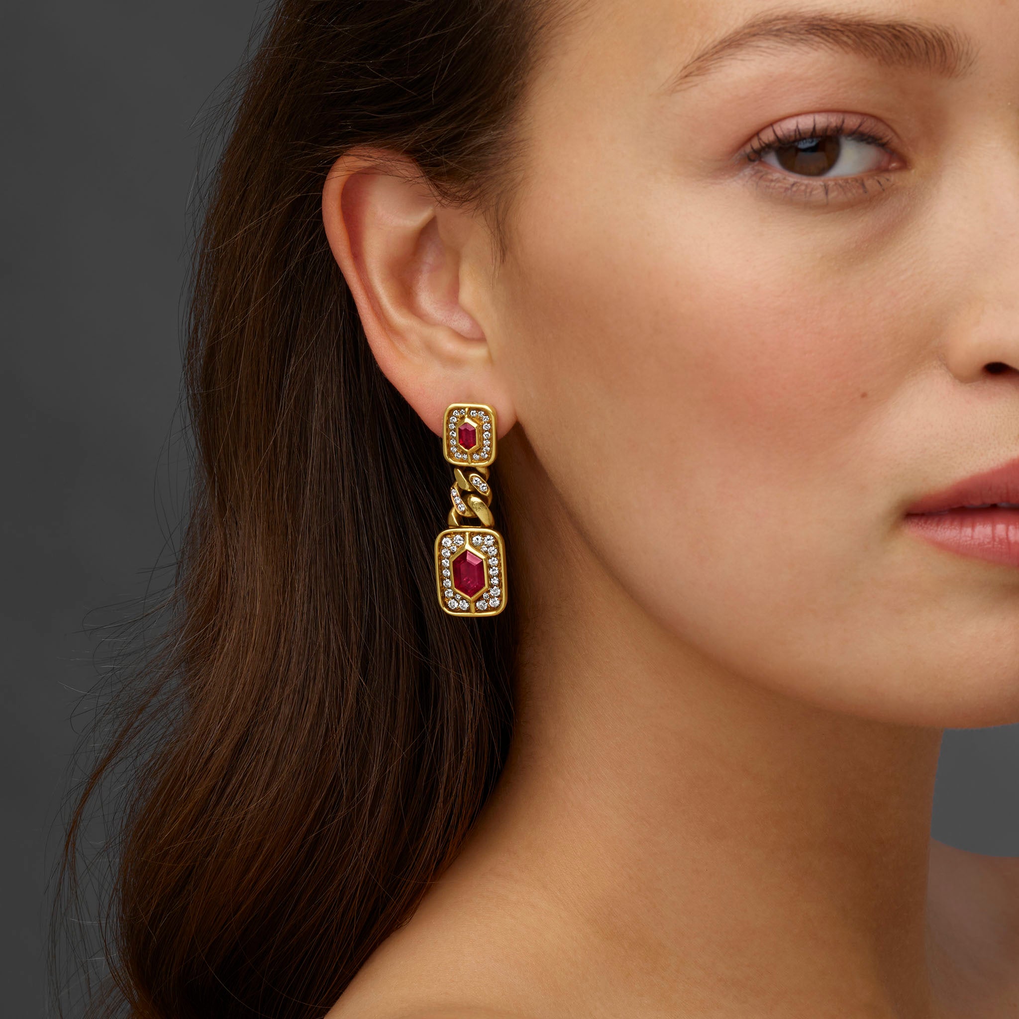 Macklowe Gallery | Bulgari Ruby and Diamond Chain Link Pendant