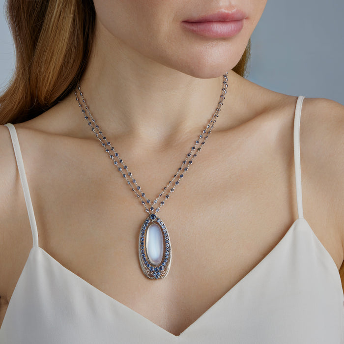 Macklowe Gallery Louis Tiffany Moonstone and Sapphire Pendant Necklace, Tiffany & Co.