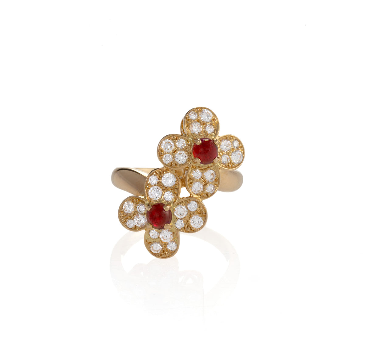 With its shape inspired by the - Van Cleef & Arpels