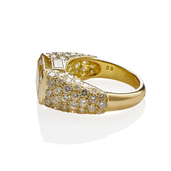 Macklowe Gallery Cartier Monture Paris 4.93 Carats Emerald cut Diamond Bombe Ring MackloweGallery