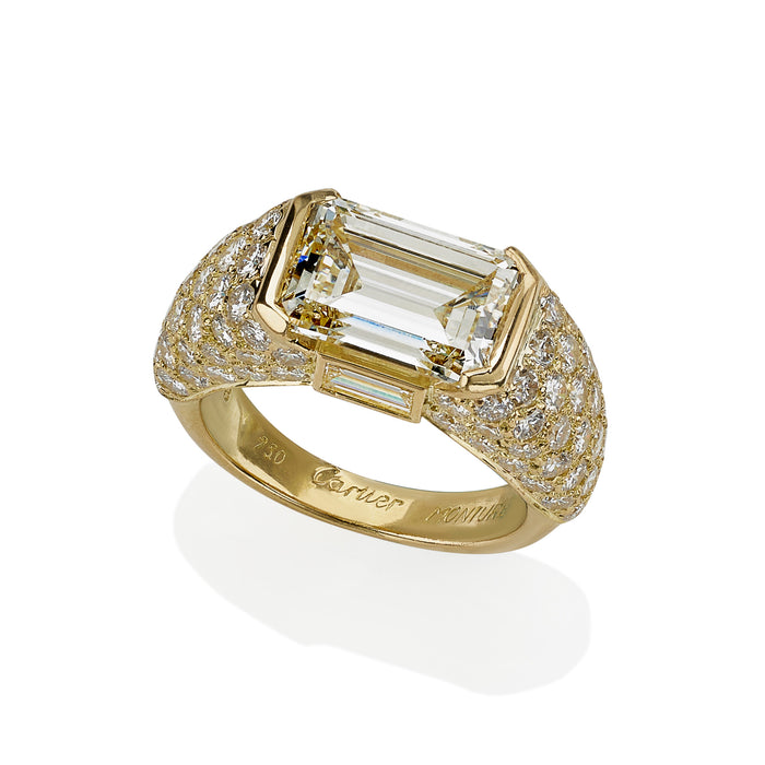 Macklowe Gallery Cartier Monture Paris 4.93 Carats Emerald-cut Diamond Bombé Ring