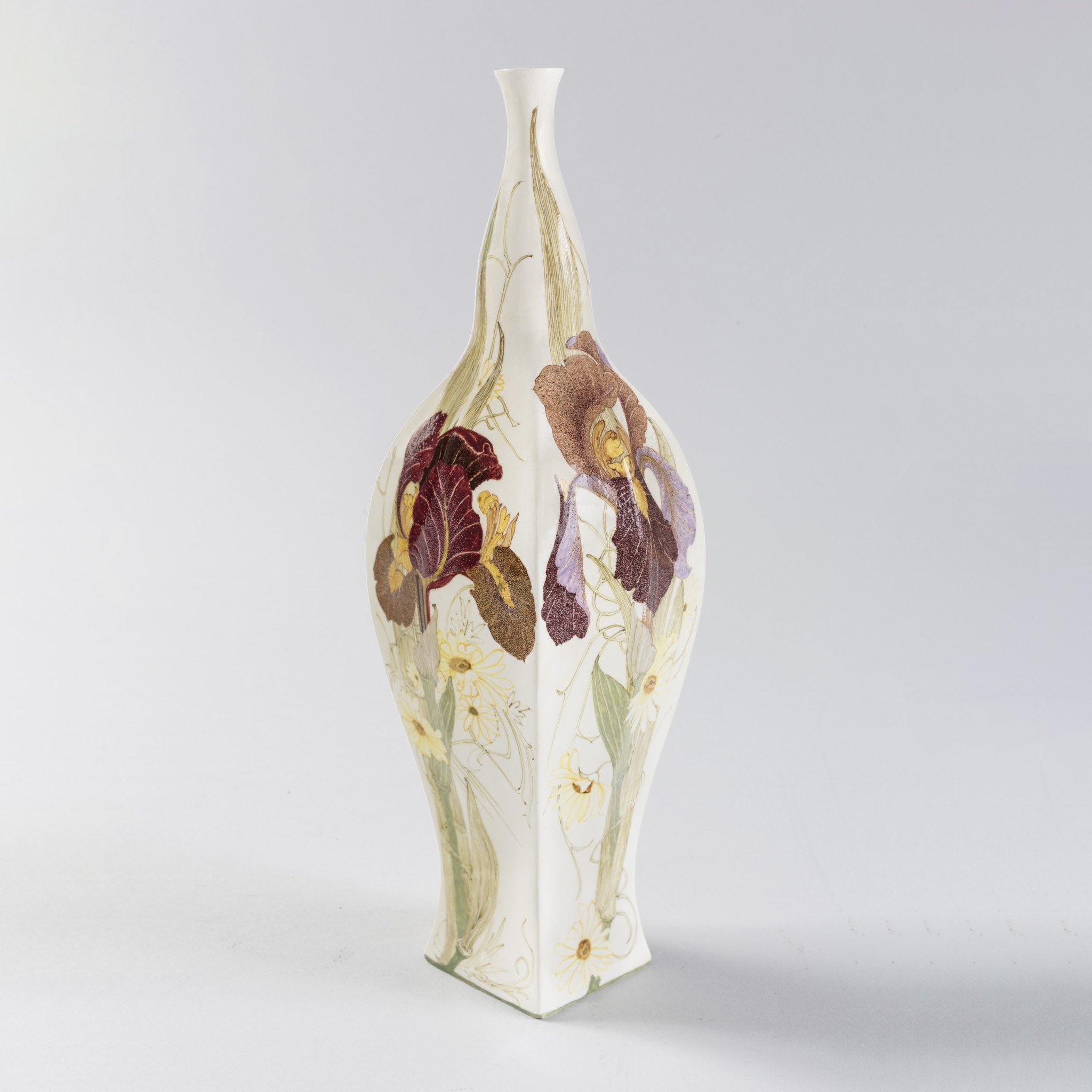 Macklowe Gallery | Rozenburg Eggshell Porcelain Vase – MackloweGallery