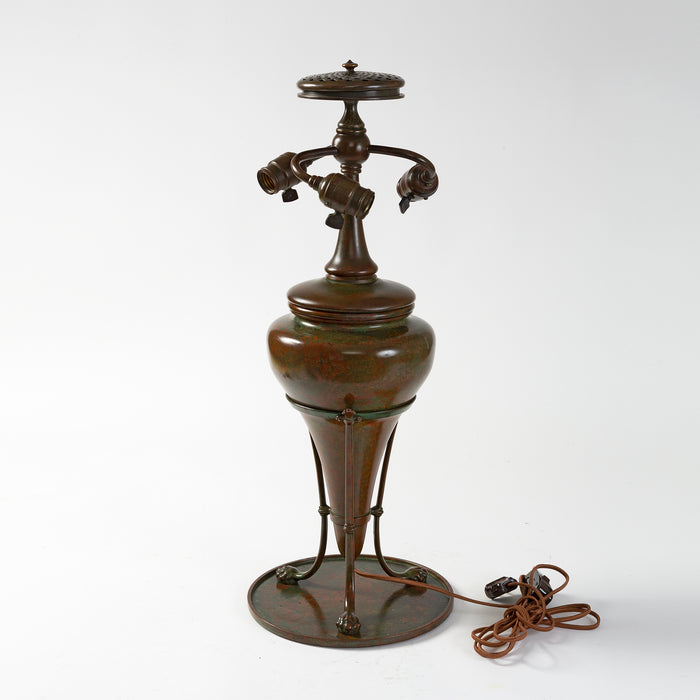 Macklowe Gallery Tiffany Studios New York "Tyler" Table Lamp