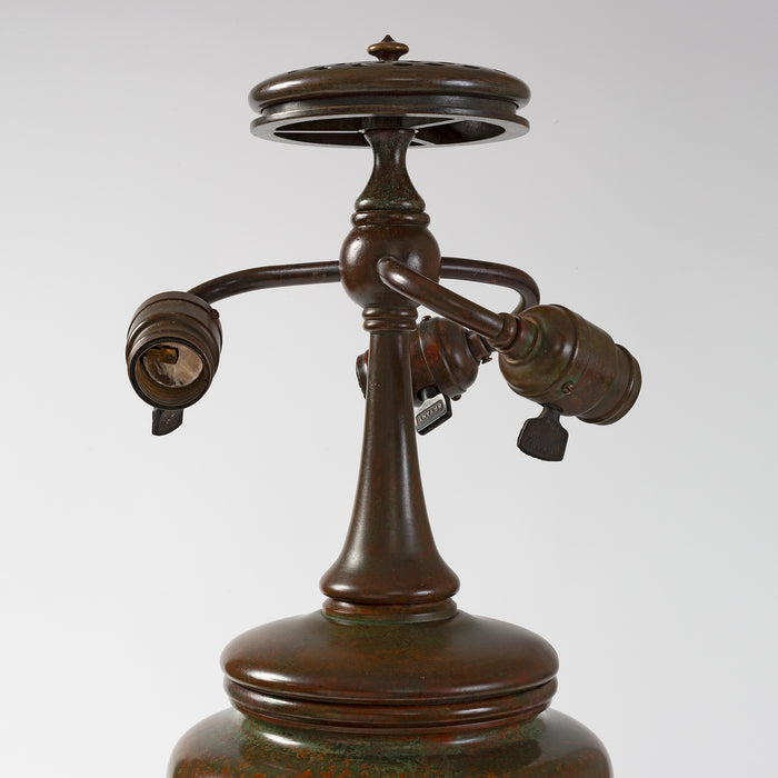 Macklowe Gallery Tiffany Studios New York "Tyler" Table Lamp
