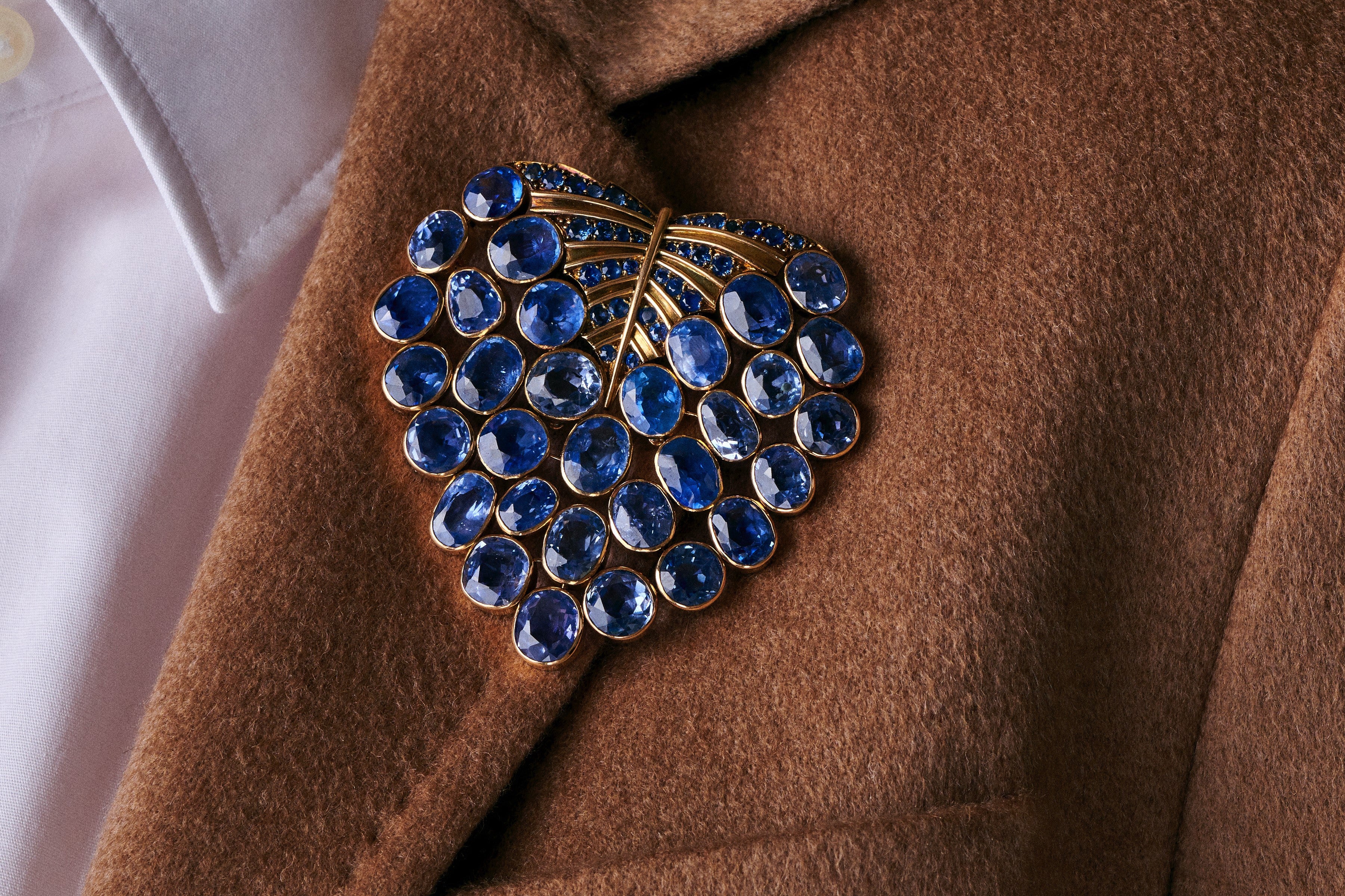 Macklowe Gallery | René Boivin Sapphire “Feuille” Brooch