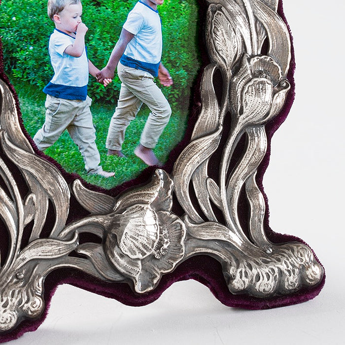 Macklowe Gallery William Hutton & Sons, Ltd. Silver Floral Photo Frame